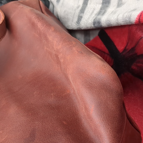 Fashionable Leather Tote - Picture 13 of 16